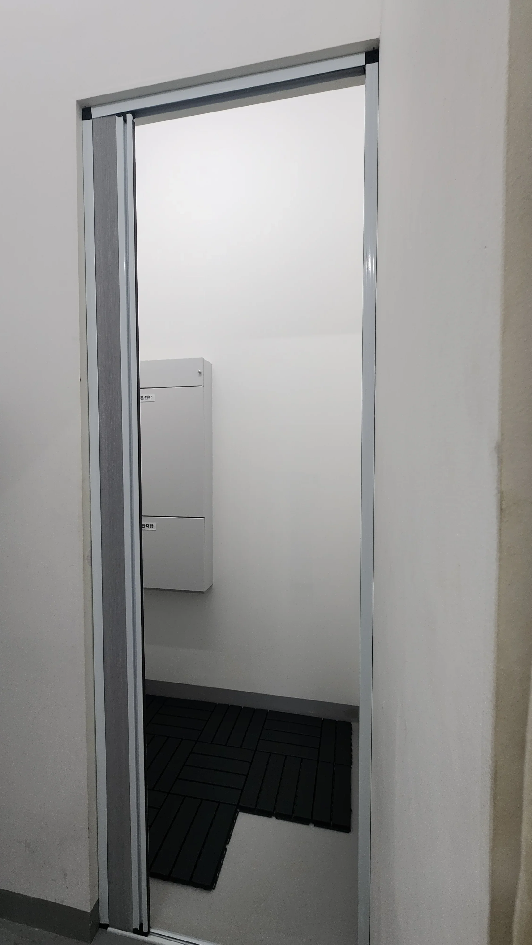 밍글 스튜디오 탈의실 대기 공간 - 탈의실 전 준비 및 대기 공간